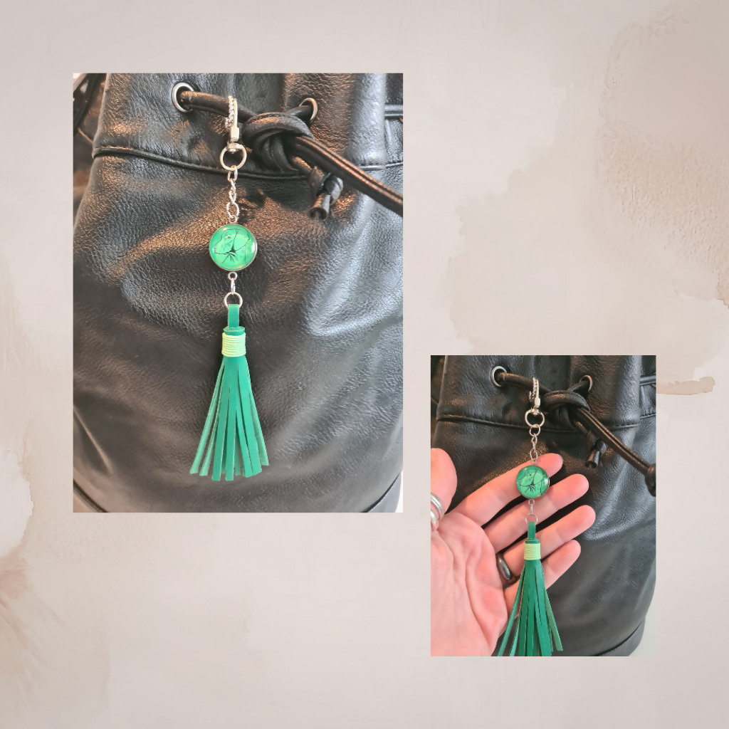 Colgante accesorio Vizsla con motivo de perro + borla de cuero